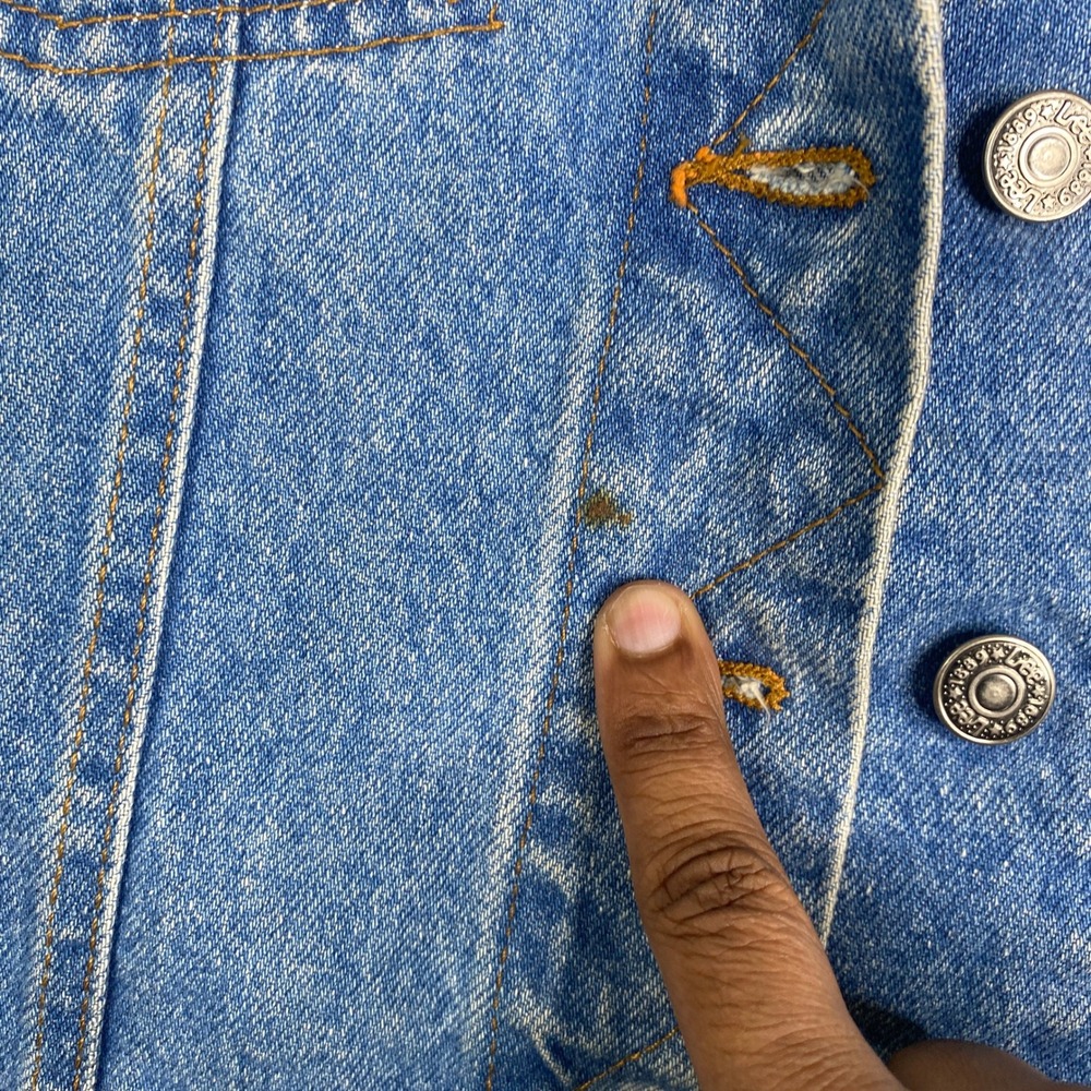 Vintage Lee Cropped Denim Jacket Womens Medium Light Wash Velvet Collar USA Made - Picture 4 of 14